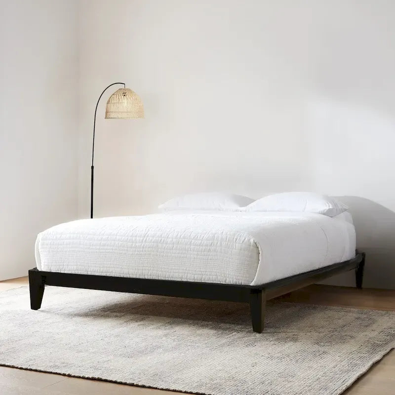 Lit plateforme en bois massif avec assemblage japonais