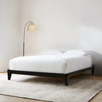 Lit plateforme en bois massif avec assemblage japonais