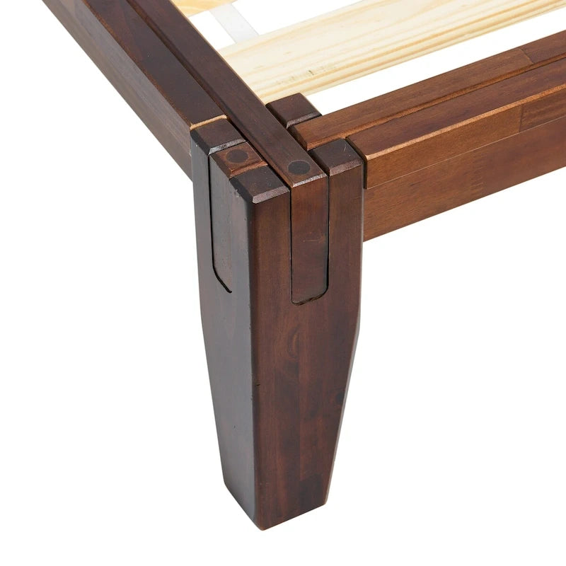 Lit plateforme en bois massif avec assemblage japonais