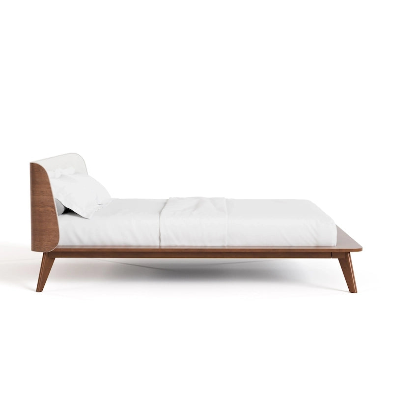 Ensemble de chambre bas de gamme avec fauteuil à oreilles en bouclette du milieu du siècle