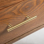 Ensemble de chambre bas de gamme avec fauteuil à oreilles en bouclette du milieu du siècle